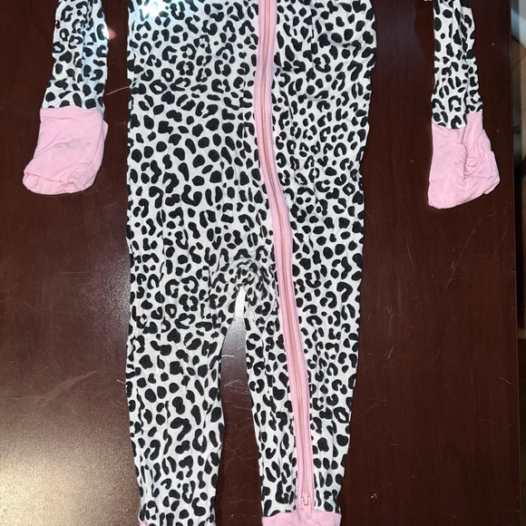 Little Sleepies 6-12 month bundle - Picture 9 of 10